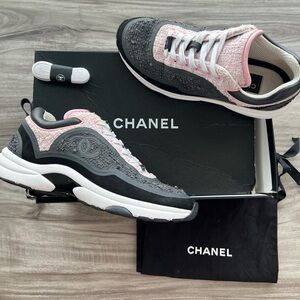 $1,300 CHANEL Tweed Suede Calfskin Pink CC Sneaker size 7.5 (EU 37.5) women’s